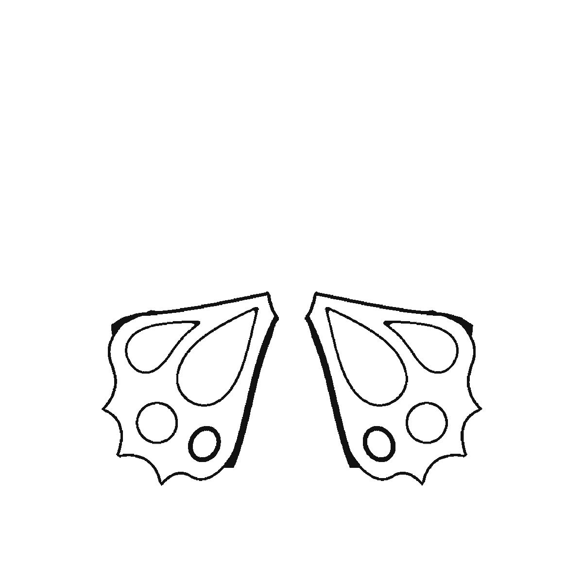 Passo 1 di 6: Scheda di disegno passo passo: una farfalla vista dall'alto con le ali simmetriche completamente aperte, decorate con cerchi e forme semplici, una testa a piccolo pallino tondo priva di occhi o bocca, e due antenne, contorni neri su bianco.